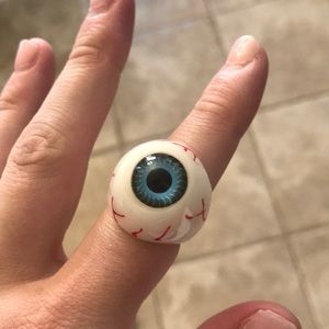 Spooky Halloween eyeball ring